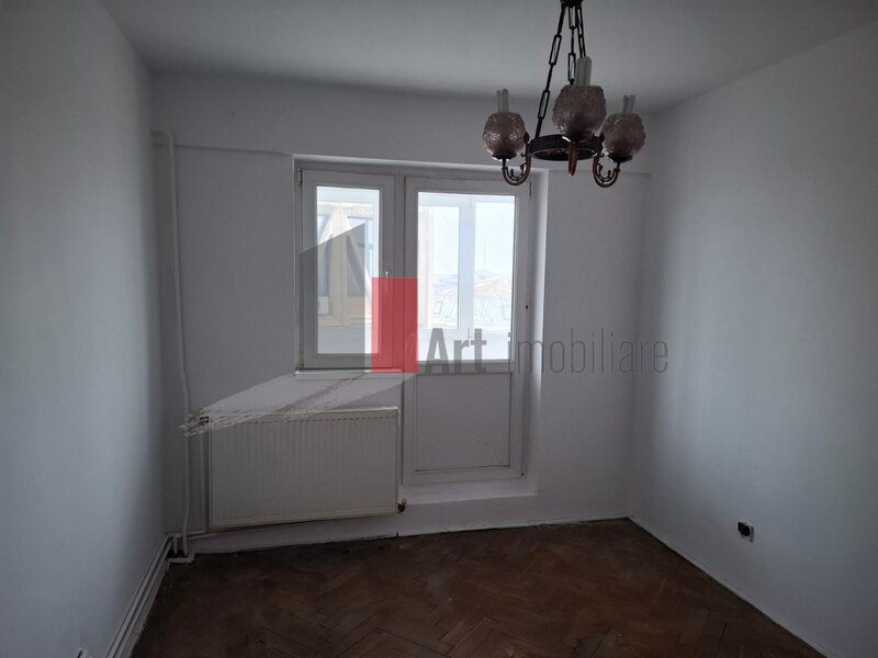 Ploiesti Centru, Liceul Mihai Viteazul, 4 camere.